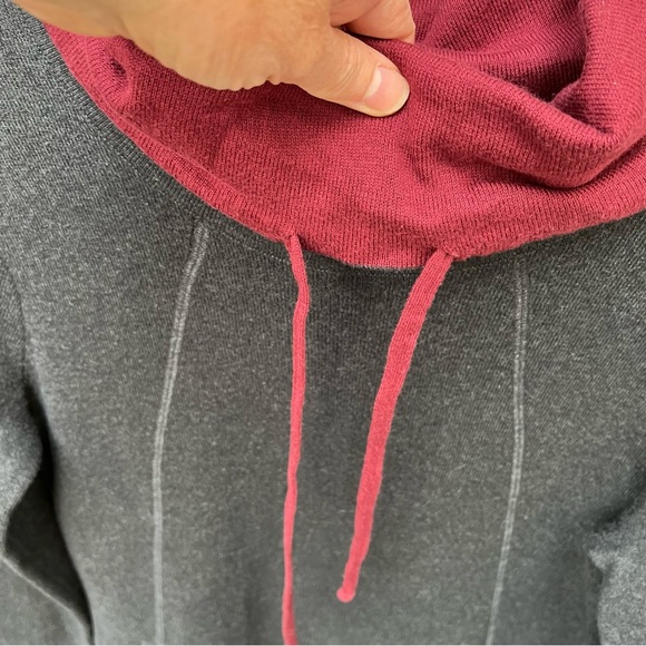 Cynthia Rowley Charcoal Gray & Burgundy Funnel Neck Sweater Tunic Sz S - Picture 9 of 14